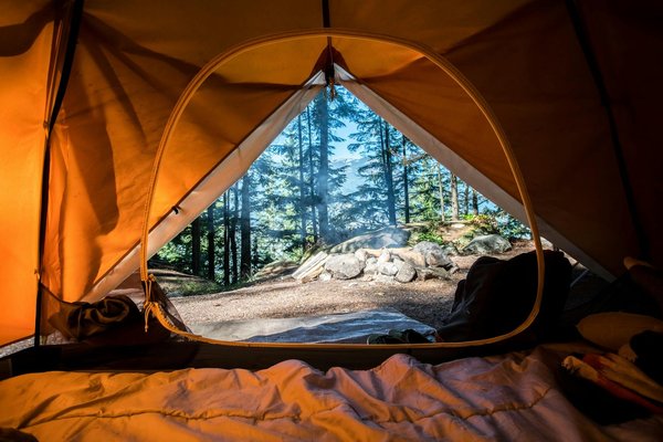 Comment organiser un camping pour une exploration des récifs coralliens en plongée?